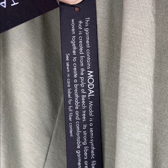 Tahari Green V-Neck Long Sleeve T-shirt NWT Size S - Picture 6 of 9